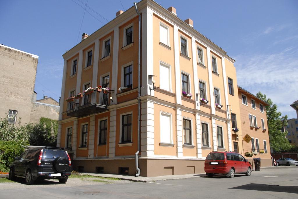 Knights Court Hotel Riga Exterior photo