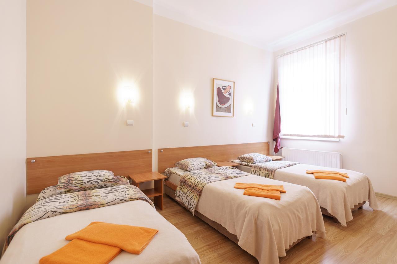 Knights Court Hotel Riga Exterior photo