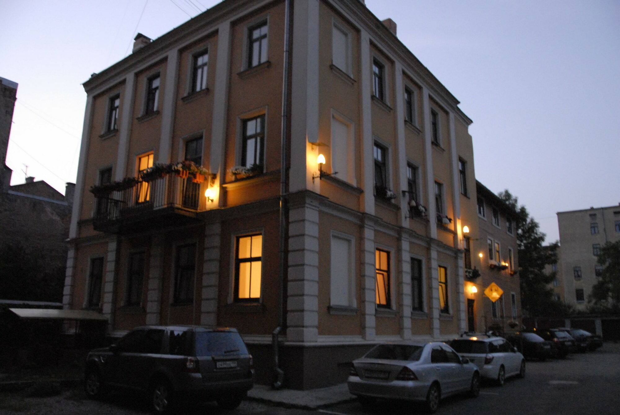 Knights Court Hotel Riga Exterior photo
